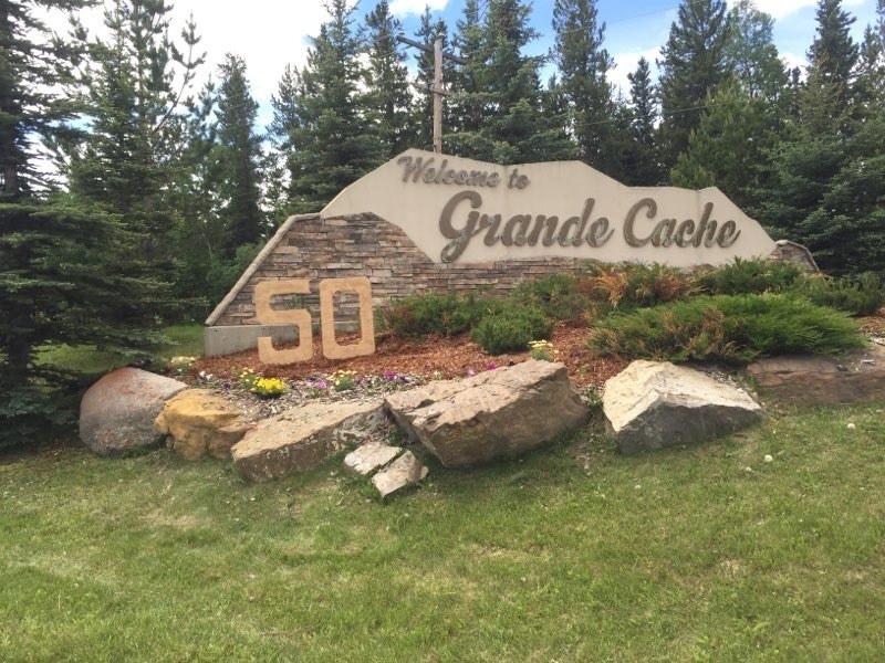 THE GREAT TOWN OF GRANDE CACHE Cornerstone Mountain Assembly